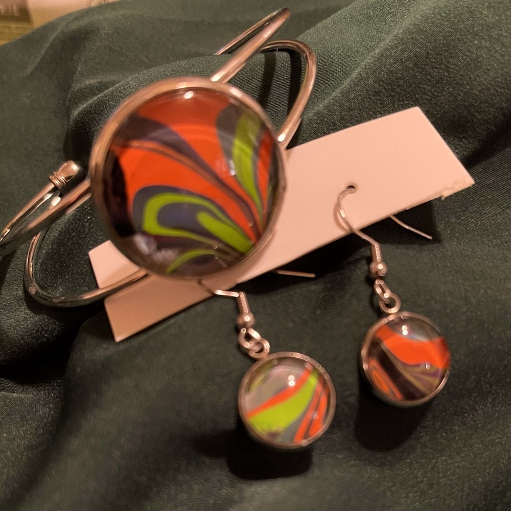 Handmade paint pouring bracelet with matching earrings